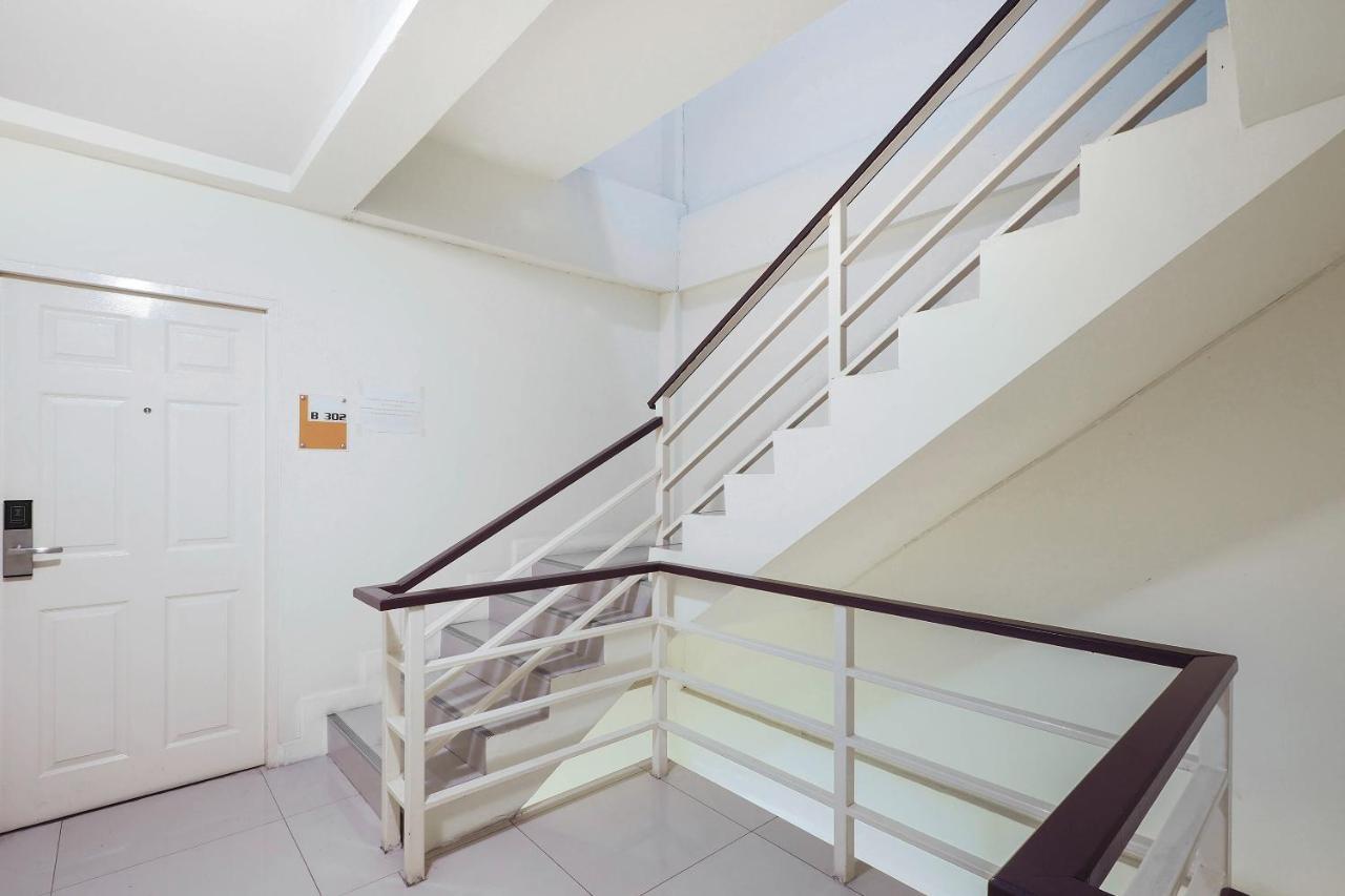 Oyo 995 Blue Cafe Apartment Csiangmaj Kültér fotó