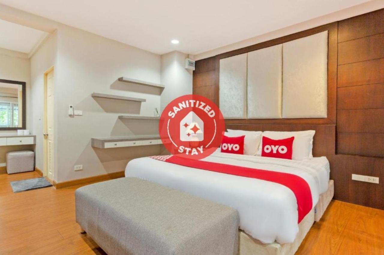 Oyo 995 Blue Cafe Apartment Csiangmaj Kültér fotó